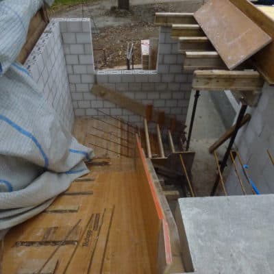 Anbau Treppenhaus Schalung mit Armierung